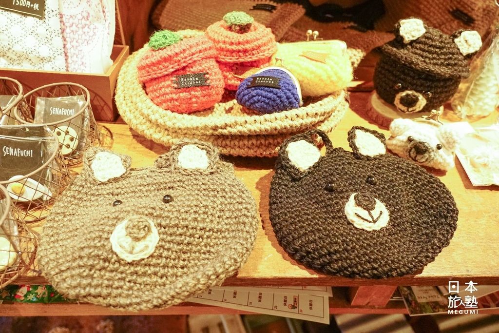 35位媽媽的手作商品各有不同主題與類型，編織物也是其中之一