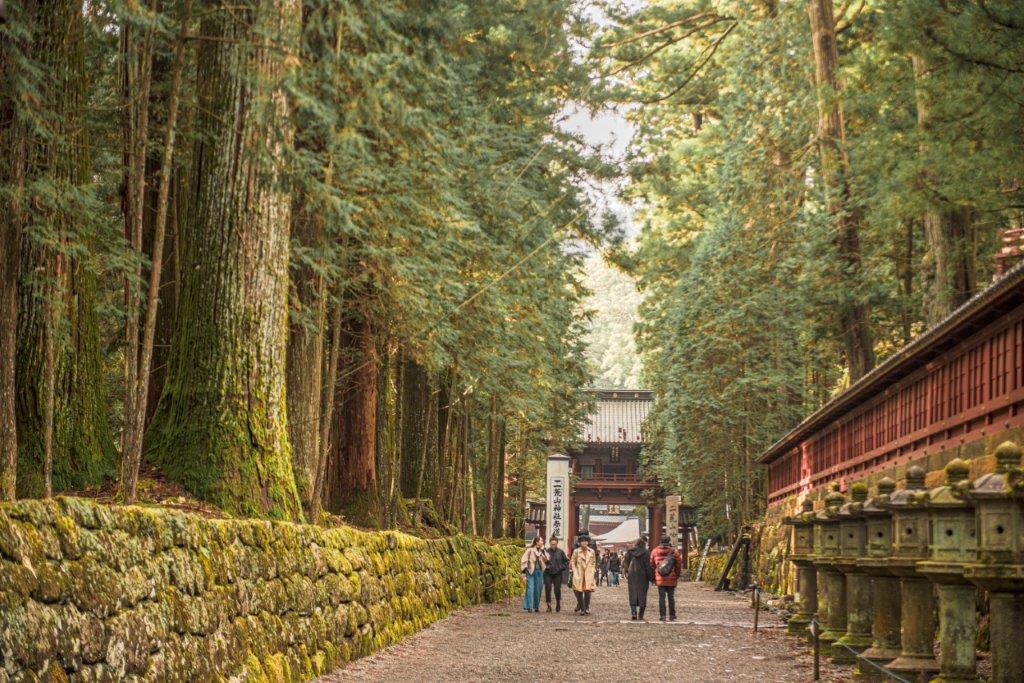 建議行程上至少留一整天將日光東照宮以及一旁輪王寺、日光二荒山神社，「二社一寺」一起參拜，獲得更完整的巡禮。