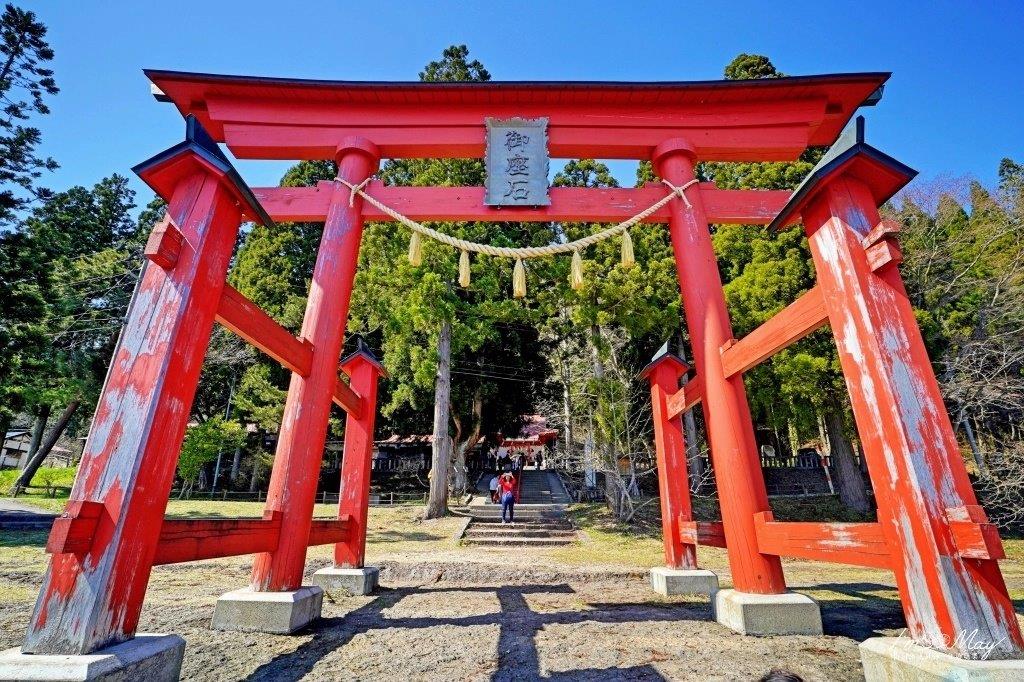 湖畔鳥居的正面