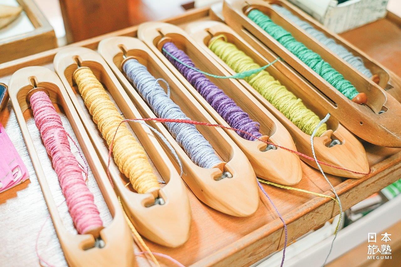 各種色線可製作出多種色彩的織物