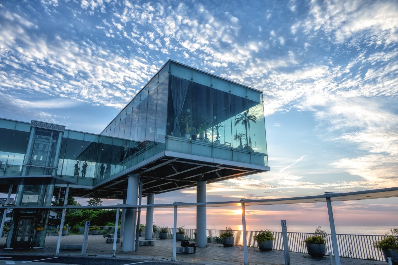 日立站海景咖啡與大洗海上鳥居的千年孤寂