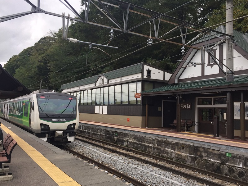 Resort View Furusato arriving at JR Obasute Station. (Image credit: JR East / Kobori Akio)