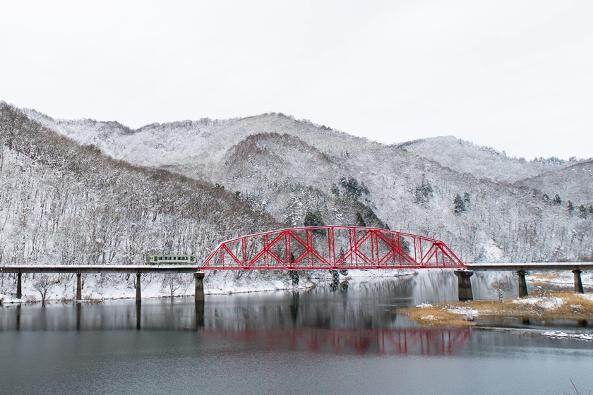 冬天的錦秋湖景色。(Image credit: 西和賀町 / 橋本翔也様)