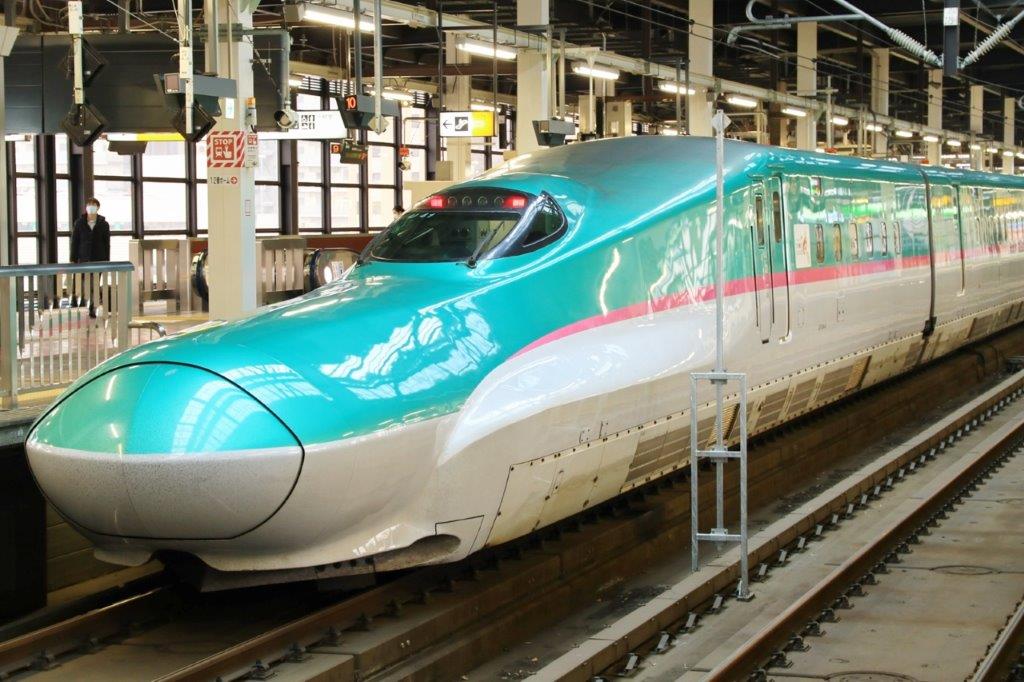 東北新幹線、秋田新幹線均停靠盛岡車站