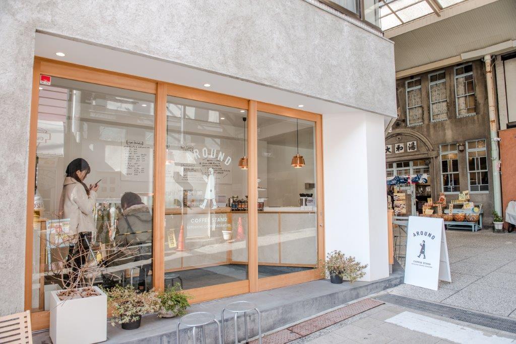 到了尾道，除了必吃的尾道拉麵之外，在instagram上搜尋日文資料，發現尾道有趣的咖啡館也很多。