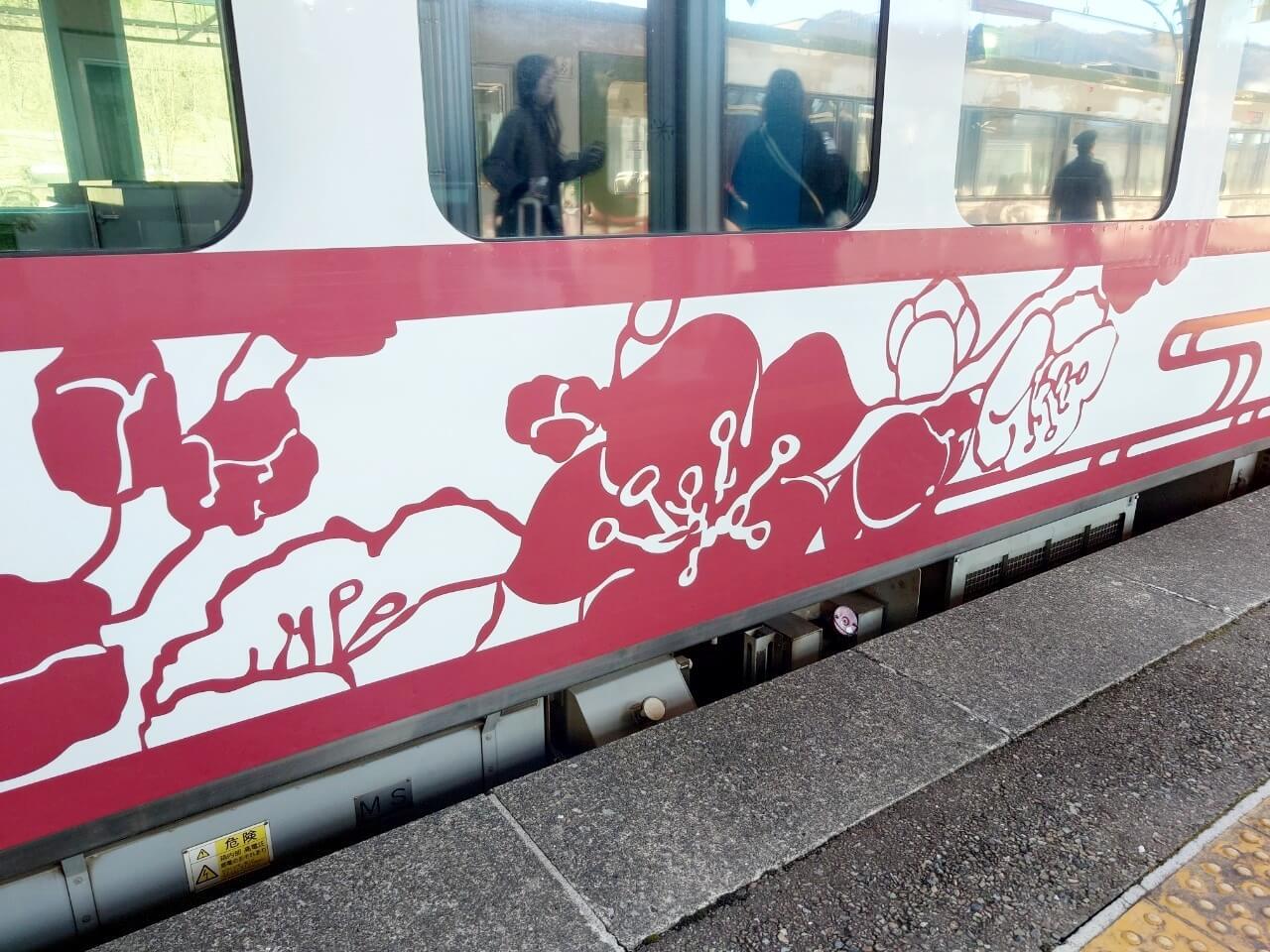 車身的花朵圖案