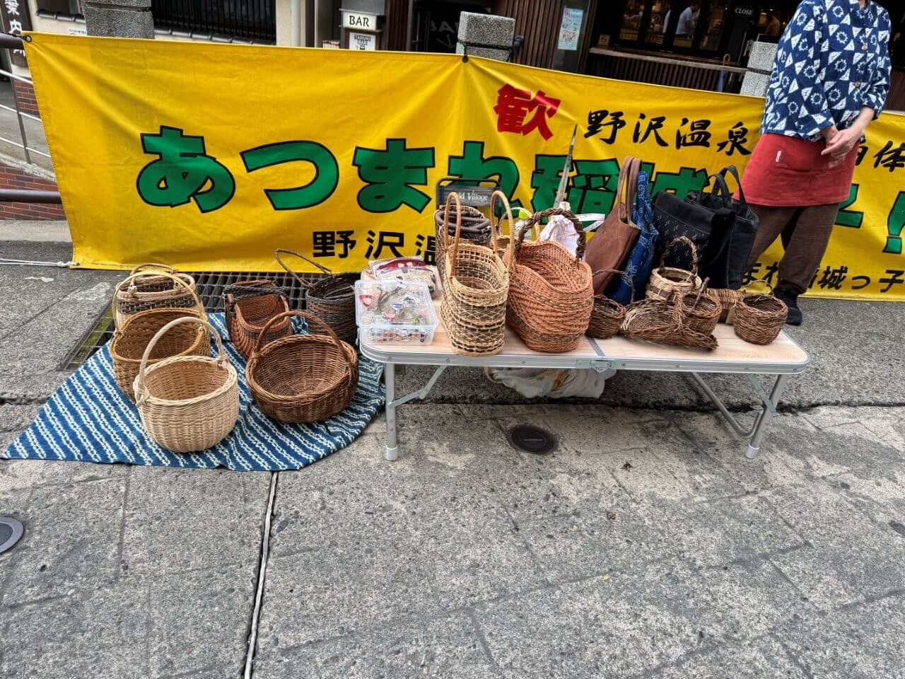 ▲手工藝品（共有3張圖，看下一張→）