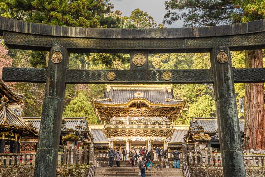 日光東照宮的「陽明門」，被日本人稱為「作為日本代表性中最美的門之一」，更有可以從早看到晚的說法，因此也被稱作為「日暮之門」。