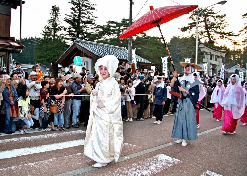 Tsugawa’s Kitsune no Yomeiri Gyoretsu Festival. (Image credit: 公益社団法人 新潟県観光協会)
