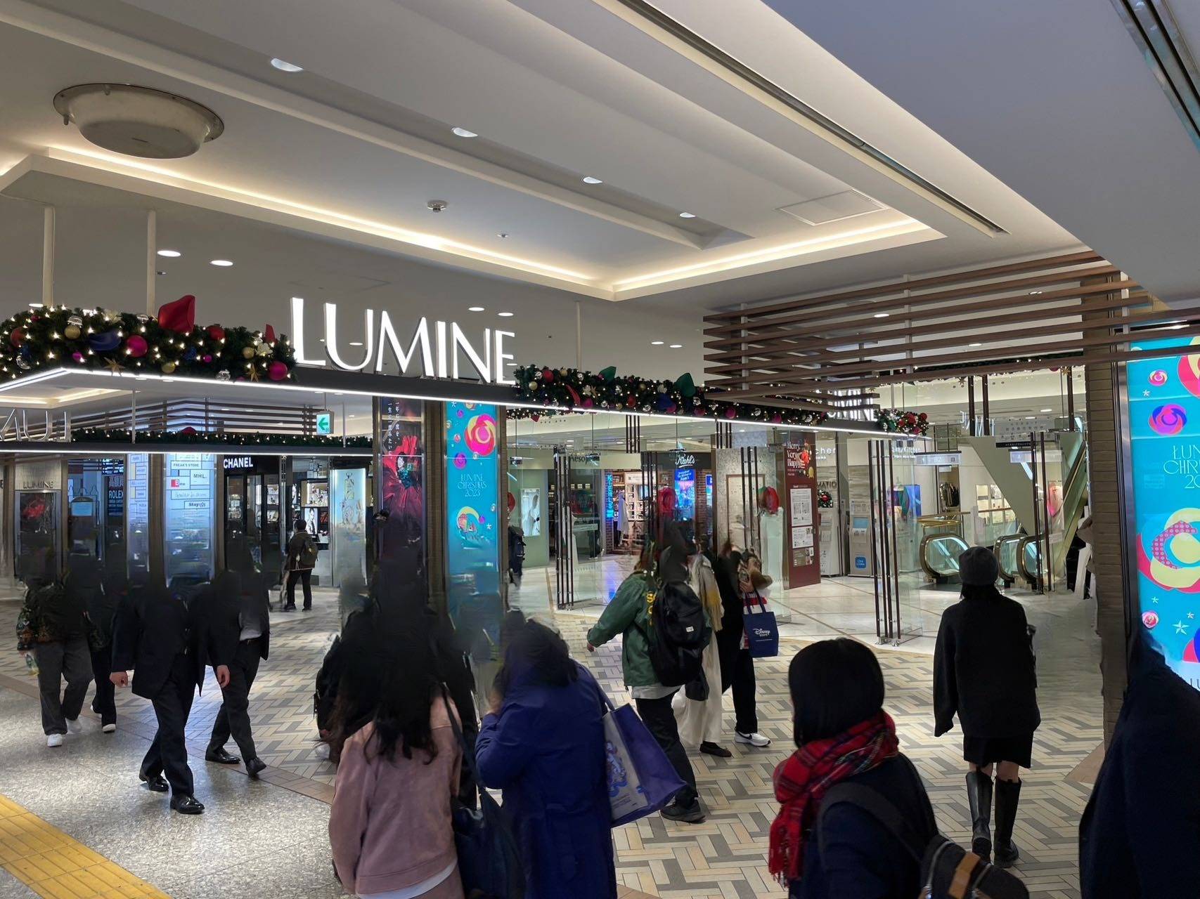 ▲LUMINE橫濱店 正門入口