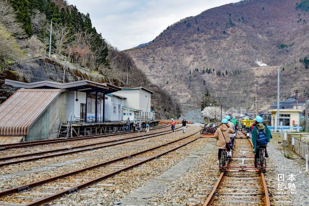 抵達折返車站後，有約5分鐘自由時間