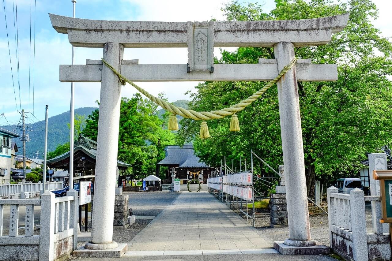 飯坂八幡神社為當地的信仰中心