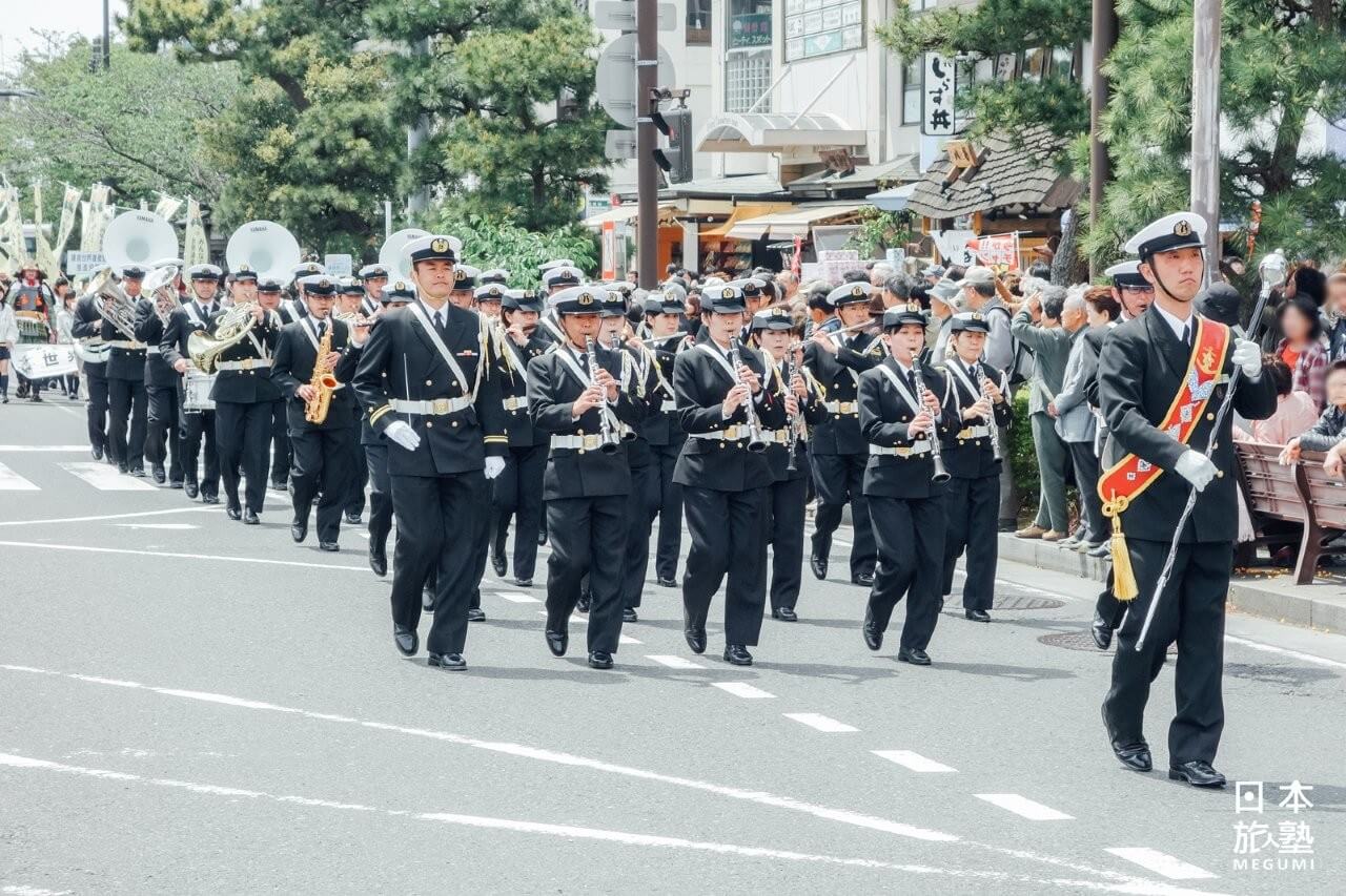 除了市民，連海軍樂儀隊也參與遊行