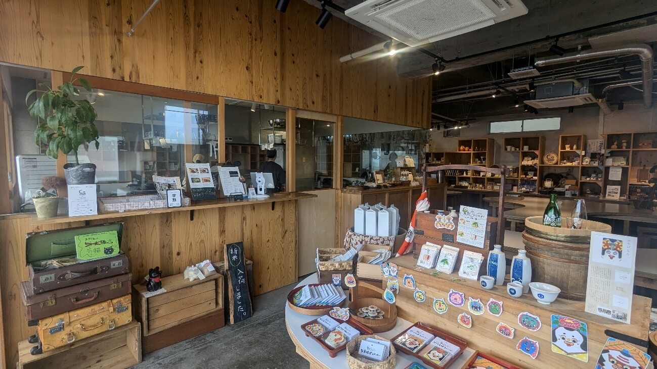 畢竟能代有「木都」的稱號，整間店裡都洋溢著溫暖的木質氣息。