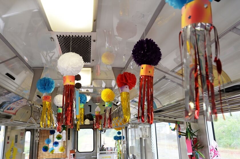 津輕鐵道於特定季節時裝飾部分列車。(Image credit: 青森県観光連盟)