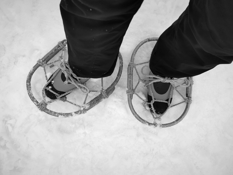 Kanjiki (かんじき) to make walking on deep snow easier. (Image credit: JR East / Nazrul Buang)