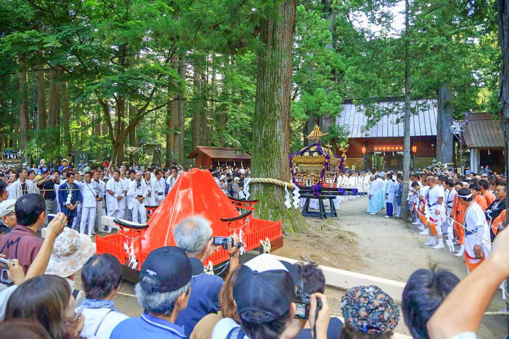 吉田火祭，為北口本宮富士淺間神社、諏訪神社共同祭典 （照片提供：山梨觀光推進機構）