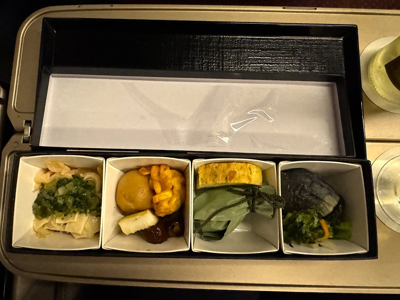 ▲2026年8月搭乘E7系北陸新幹線時的「和食」