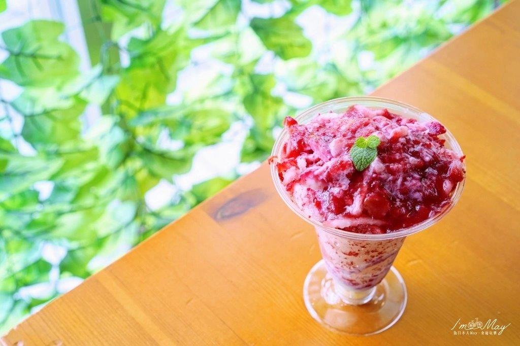 草莓刨冰的概念，因為水蜜桃太搶戲了，完全被比下去