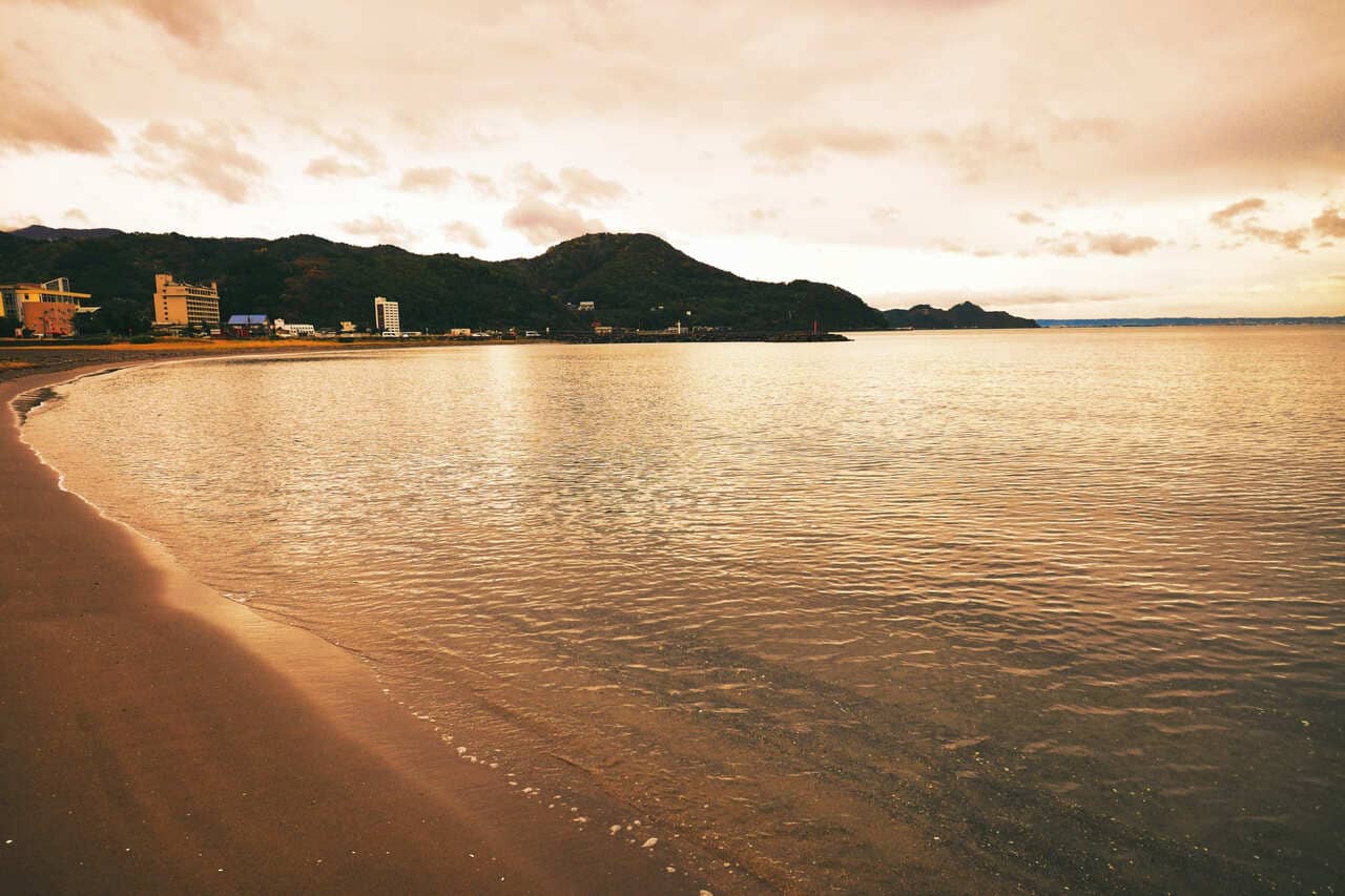 淺蟲夕陽海灘日落時相當漂亮