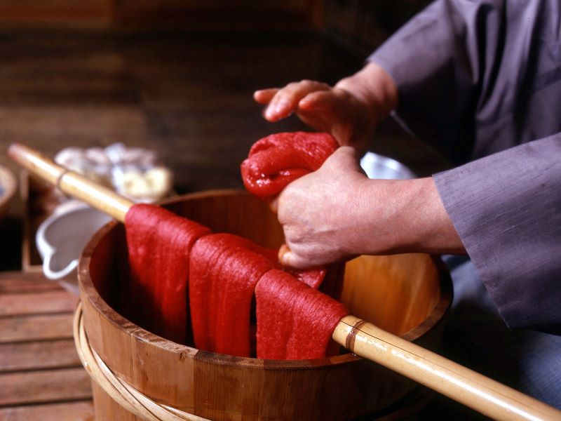 Dyeing using safflower. (Image credit: Yamagata Prefecture)