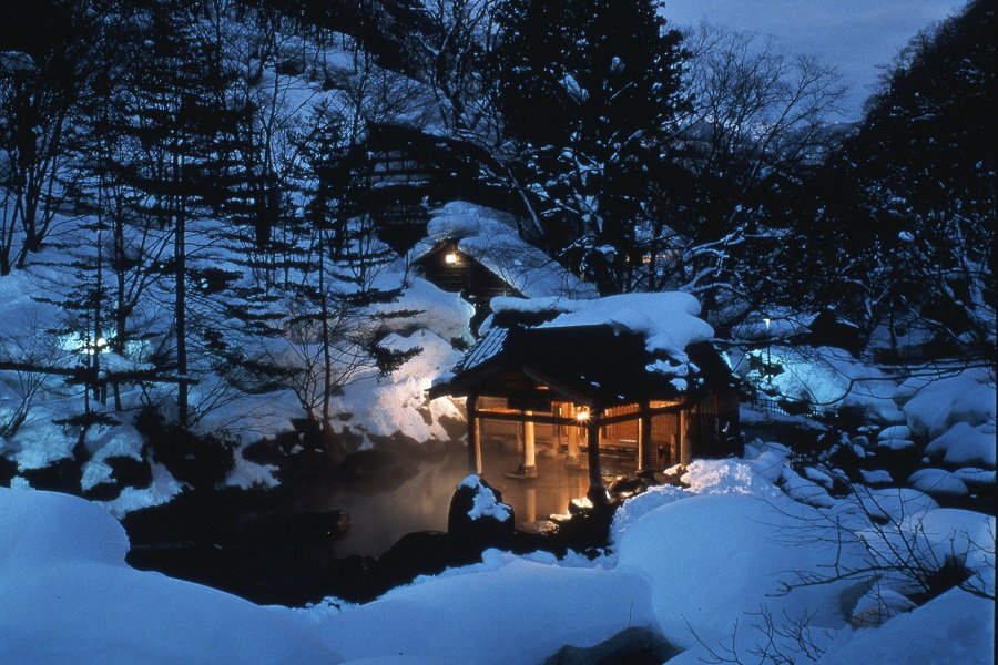 ▲混浴露天風呂 　摩訶の湯