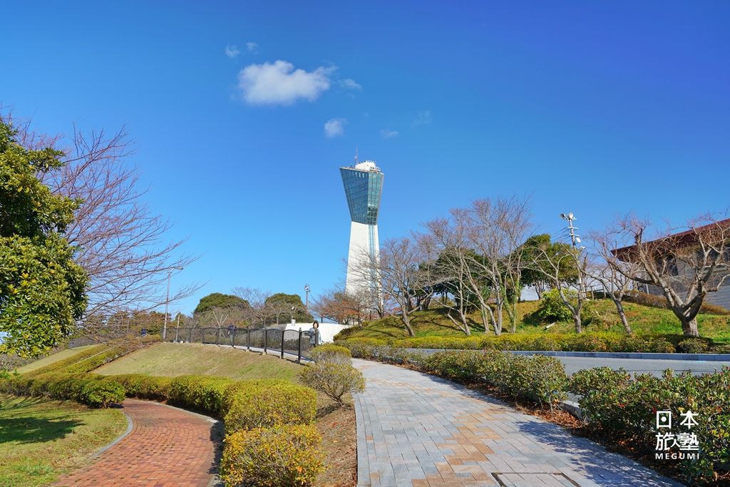 沿途可造訪市內景點，例如以櫻花而著稱的三崎公園