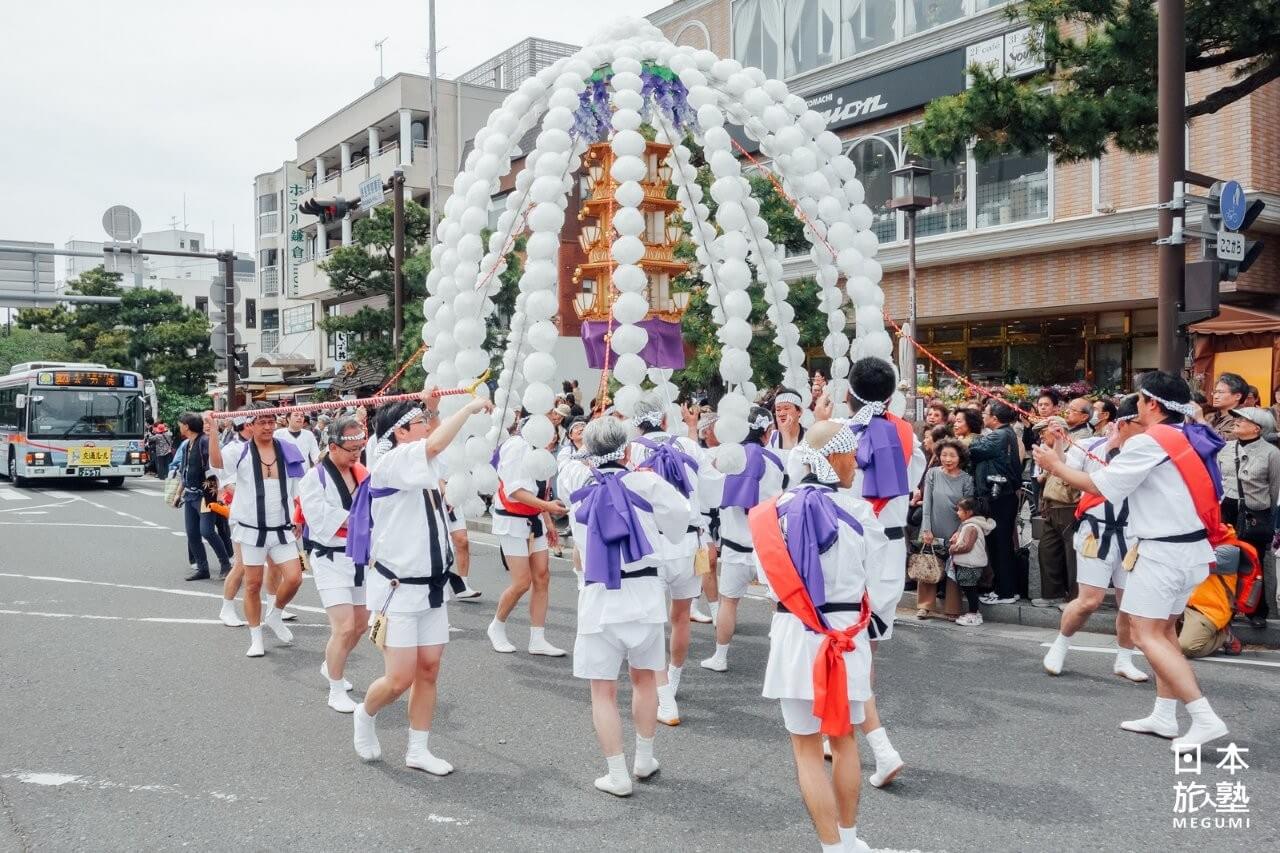 紀念日蓮上人的萬燈（巨型）隊伍