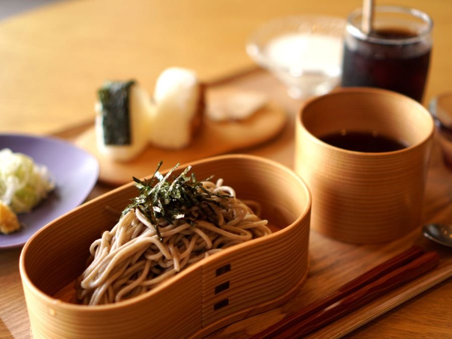 ▲蕎麥麵飯糰套餐