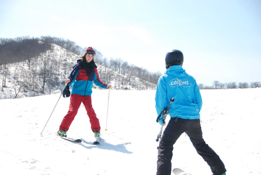 GALA提供不同語言的滑雪課程。(Image credit: GALA YUZAWA SNOW RESORT)