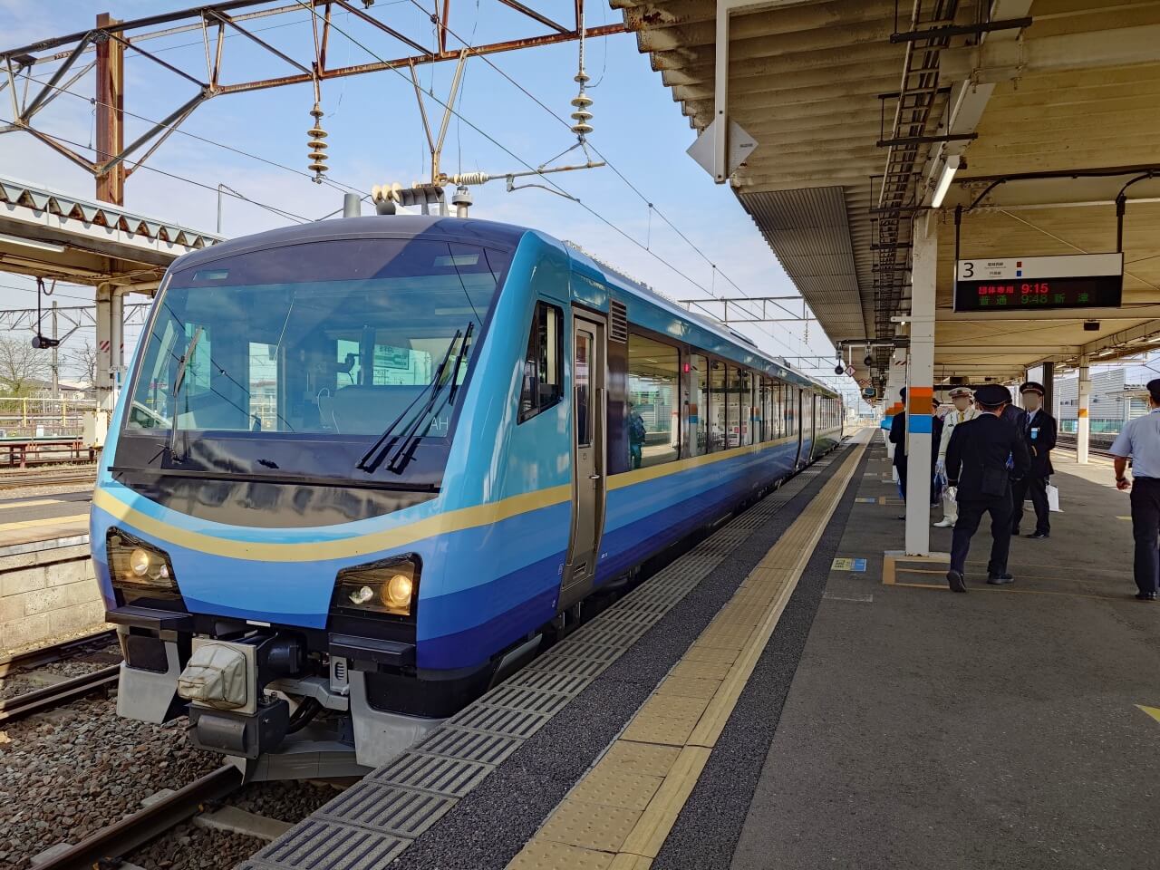 普通車廂(藍色車頭)