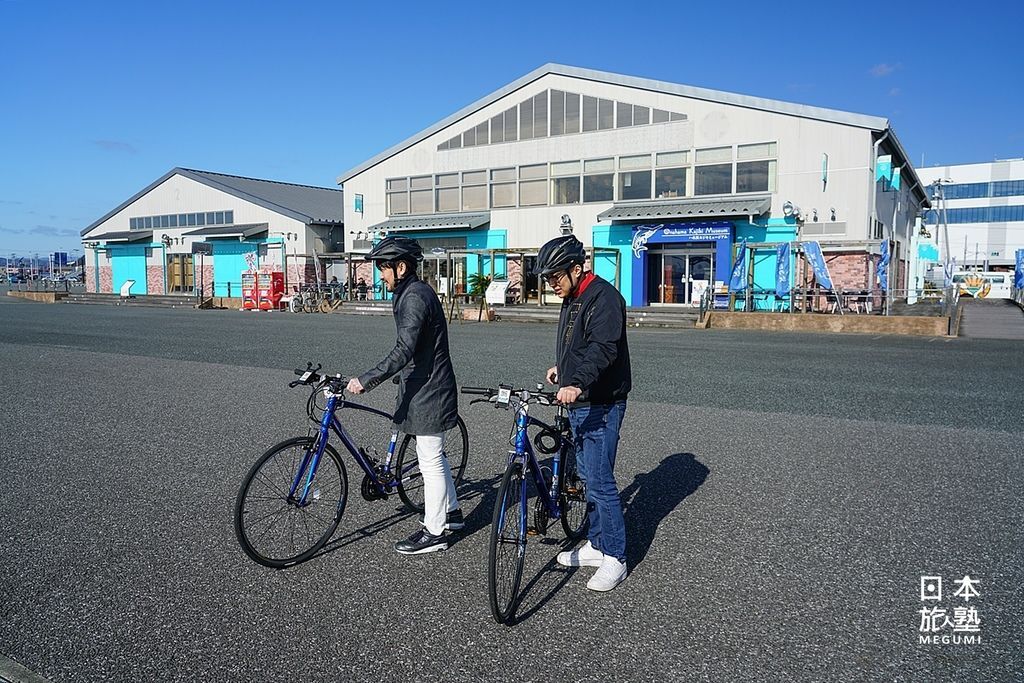 租借好、配戴安全帽之後，就可以開始享受腳踏車之旅