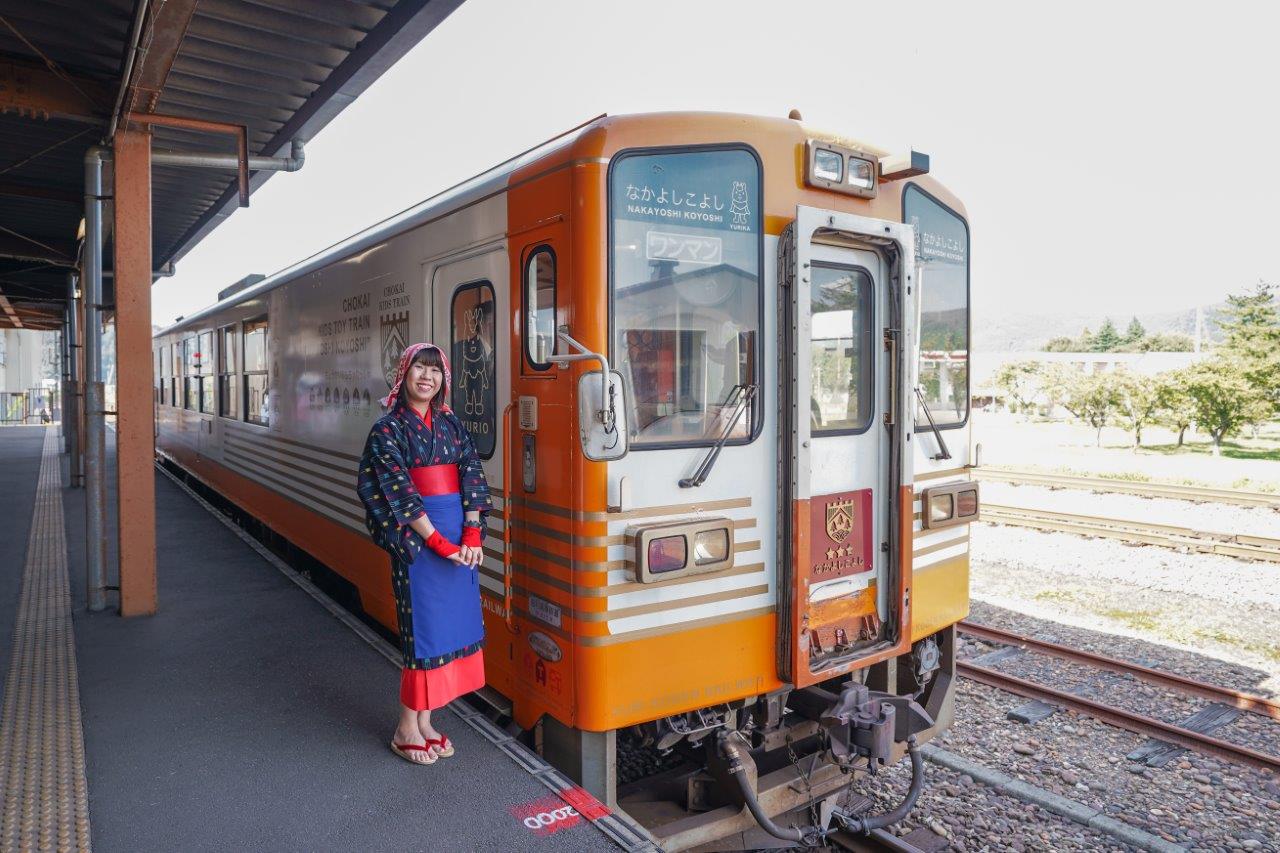 不用預約只需普通票價的秋田おもちゃ玩具觀光列車，木製內裝與安全玩具，大人小孩都適合！