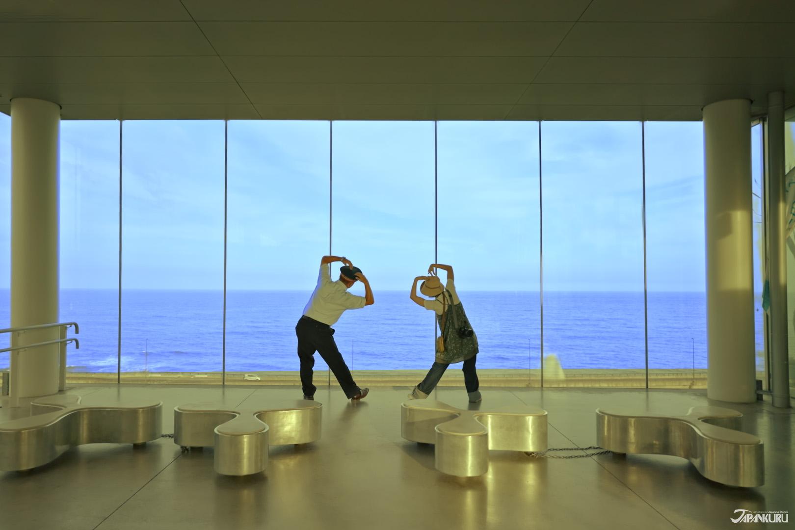 茨城不只有粉蝶花 #01聽海篇：日立站海景咖啡與大洗海上鳥居的千年孤寂