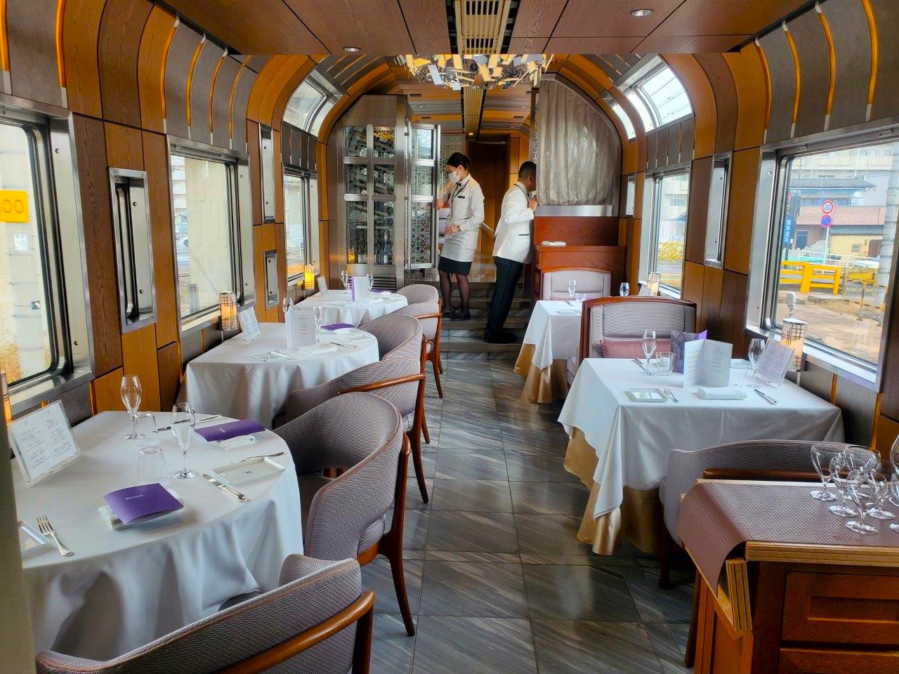 無與倫比！「四季島」歸來：餐廳車廂（6號車）