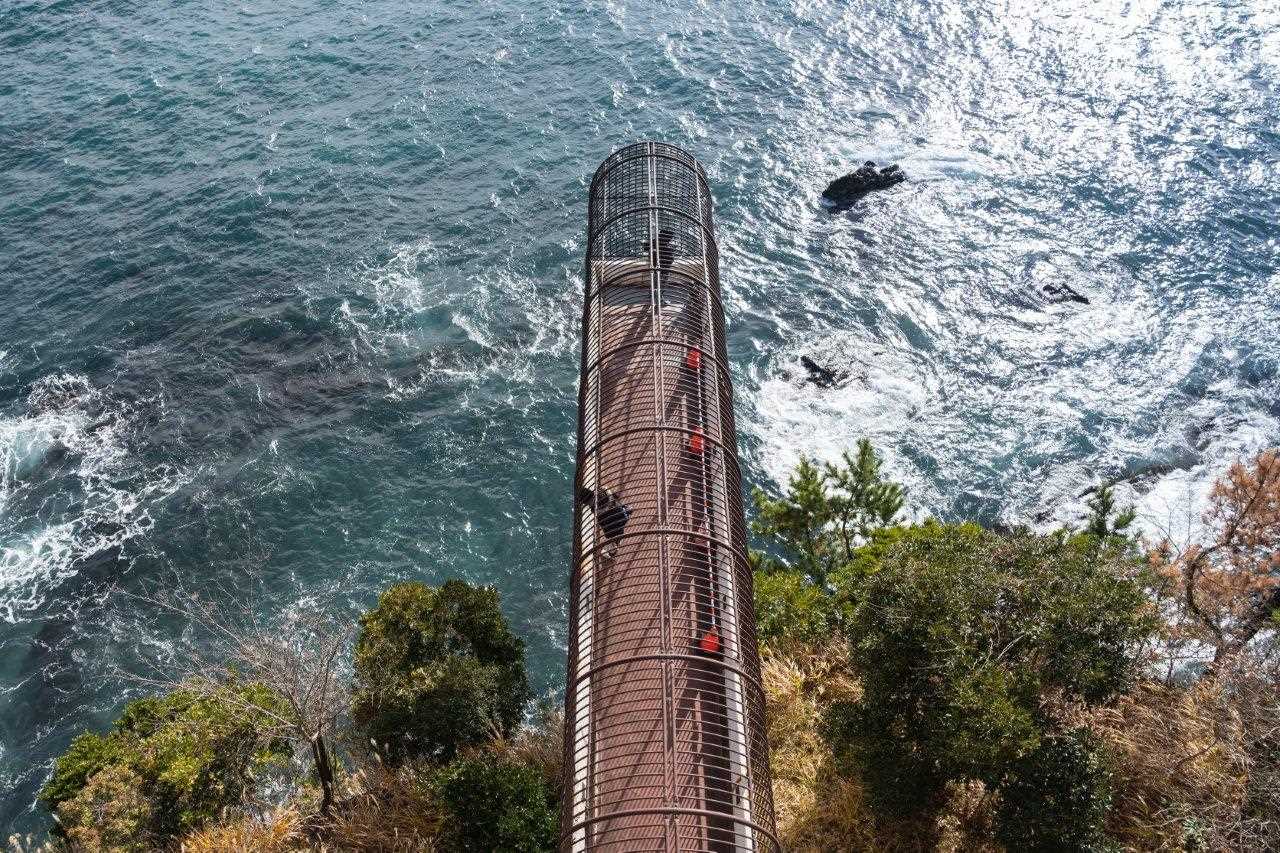 走向海面感受太平洋波濤洶湧的浪潮聲，福島三崎公園內好拍好玩設施大發現！